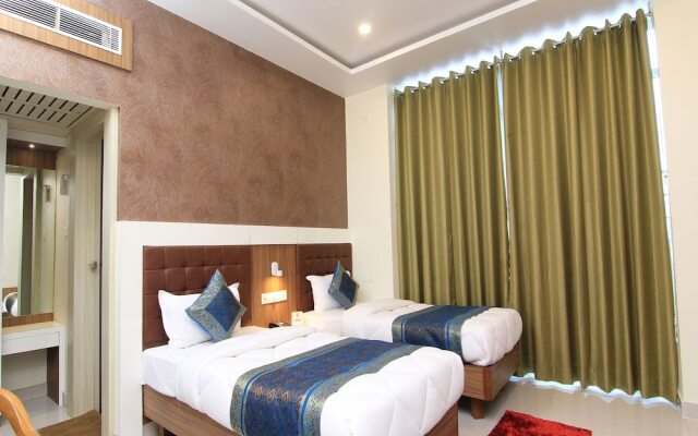 Oyo 14570 Hotel Sona Plaza