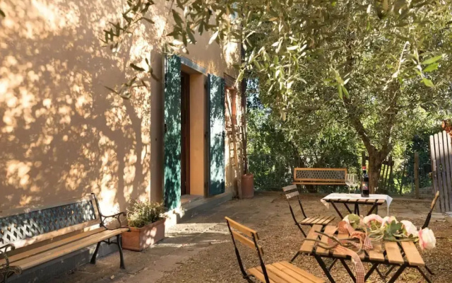 Farmhouse in Tuscany With Pool & Near Montecastello