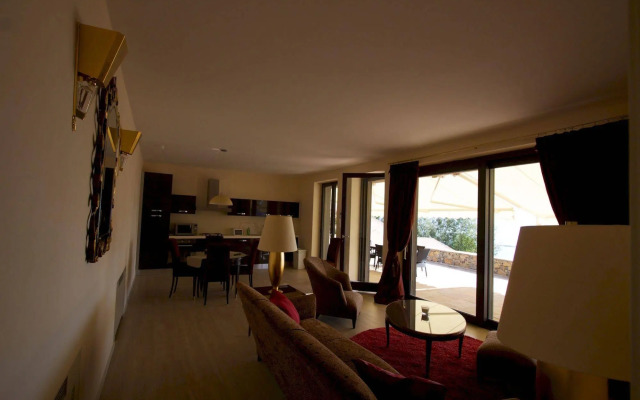 Miramare Apartments & Suites