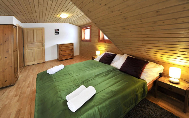 Sojka Resort - Hotel & Drevenice