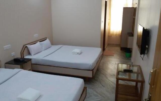 Hotel Saravana Grand
