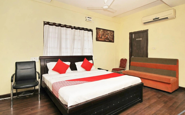 OYO 24605 Grand Season