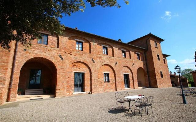 Farmhouse With Pool in Montepulciano