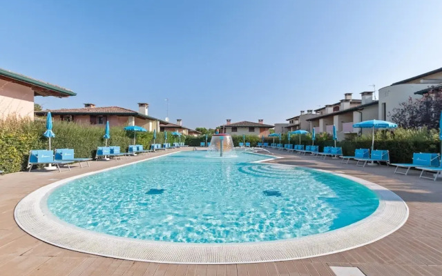 Apartment With Pool in Lido Delle Nazioni