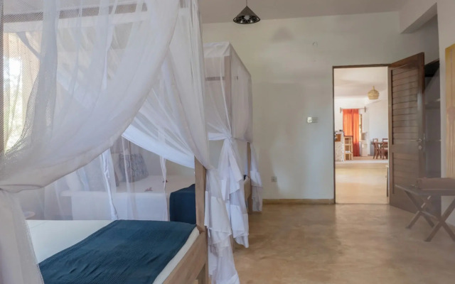 Raha Lodge