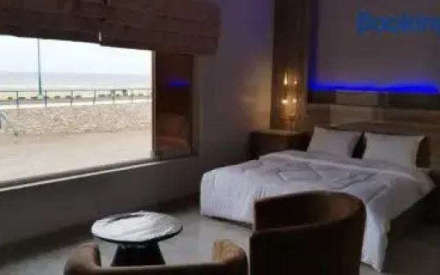 Marina Suhar Hotel