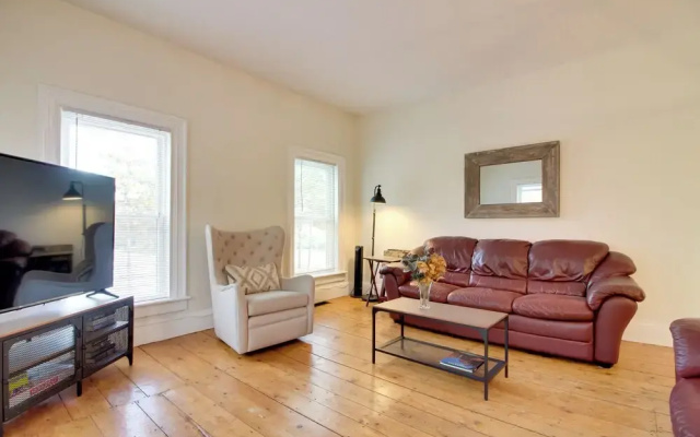 All-season Ludlow Apartment: 3 Mi to Okemo Resort!