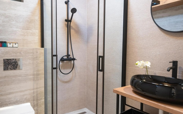 New & Luxury 5* with Breathtaking View- Kiki Lu Apartment