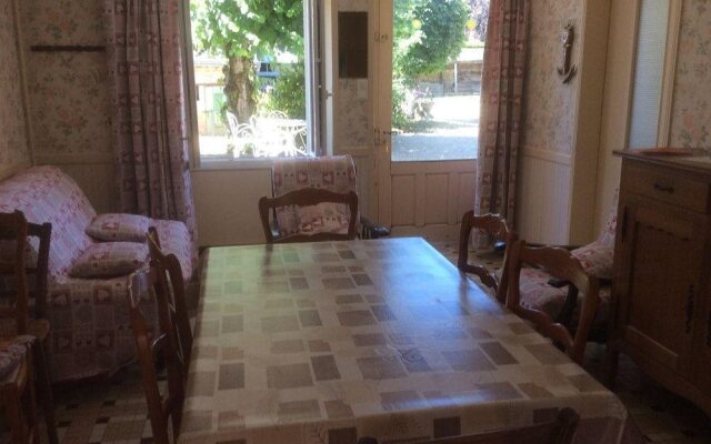 Maison restaurée - bien ensoleillée - calme