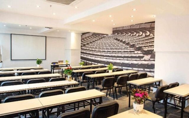 ibis Chengdu Wenjiang Center