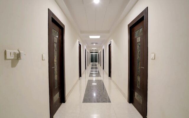 Capital O 49135 Sri Simran Park Hotel