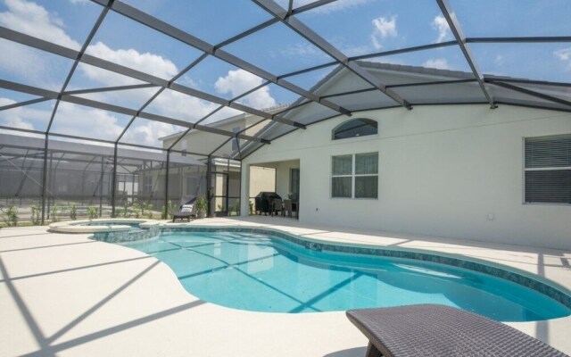 4-bedroom House w/ Private Pool - Lovely Location Home