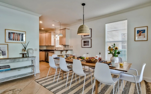 Kono - Coral in Destin