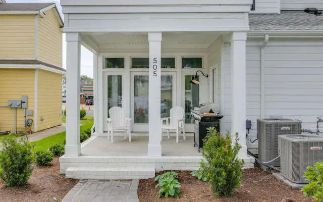 Gorgeous New Modern Farmhouse-style Townhouse Just Blocks From the Virginia Beach Oceanfront
