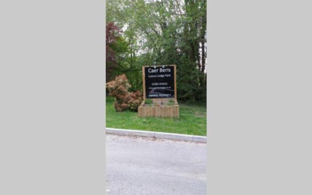 8F Lakeside Lodge Caer Beris Builth Wells