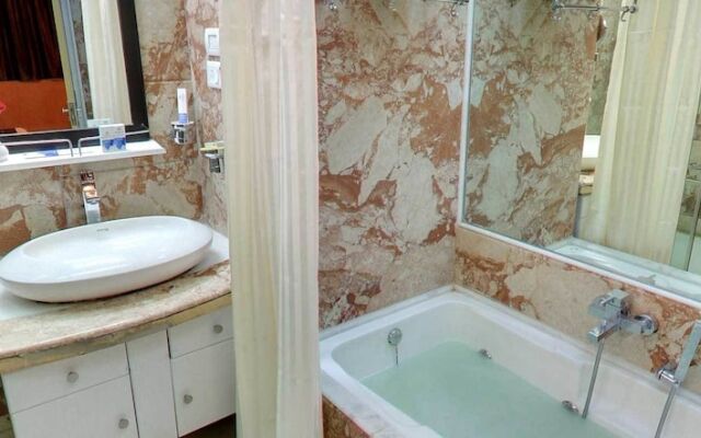 Grandeur Luxury Suites
