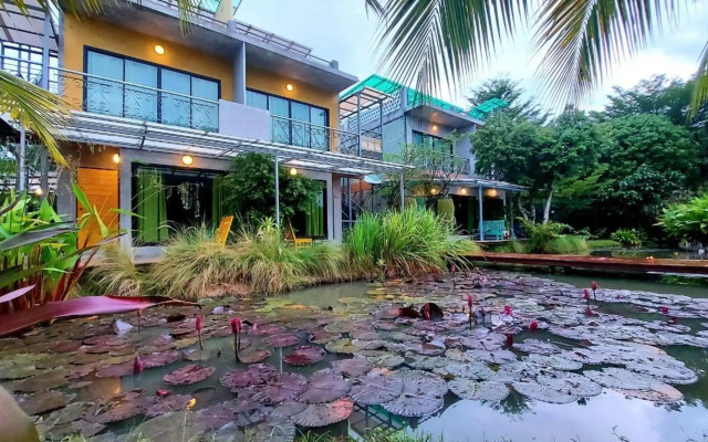 River CoCo Amphawa