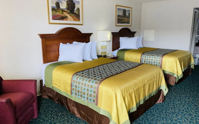 Harrisonville Inn & Suites
