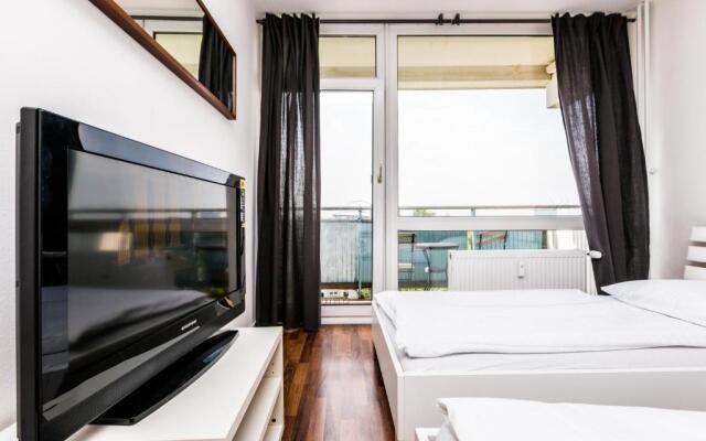 Cologne Fair Apartment with Cathedral View