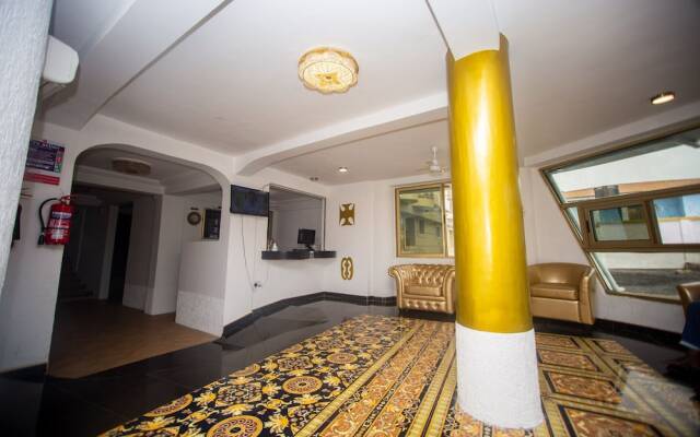Gold Plaza Hotel