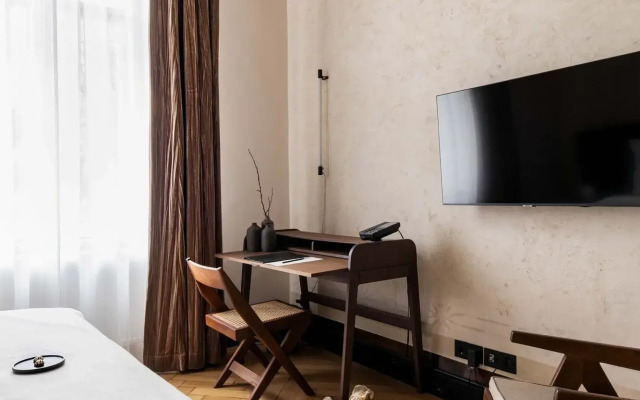 Zola Hotel - Palais de Bohème