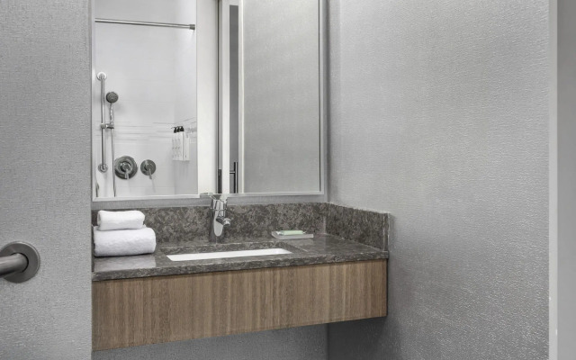 Residence Inn By Marriott New York Queens