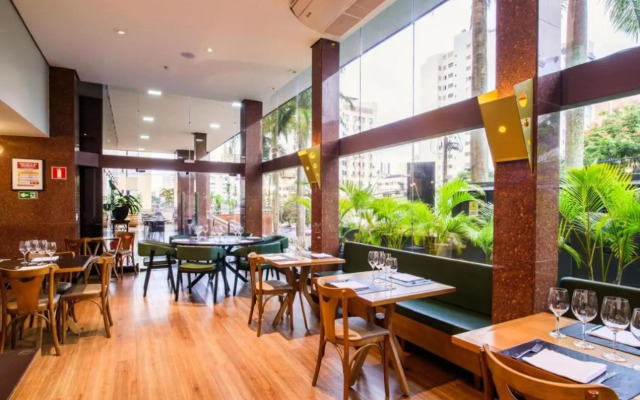 Apto Londrina Flat Hotel 1003, jacuzzi, 43 m2.