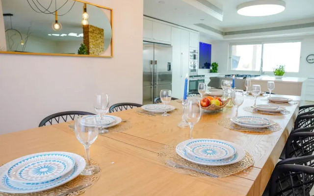 YalaRent Villa Enorma with Private Pool