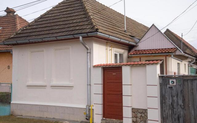 Little Art House