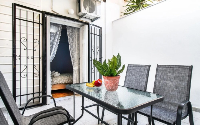 Elegant and renovated flat in Dafni