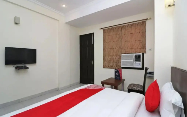 OYO 15685 The Grace Room