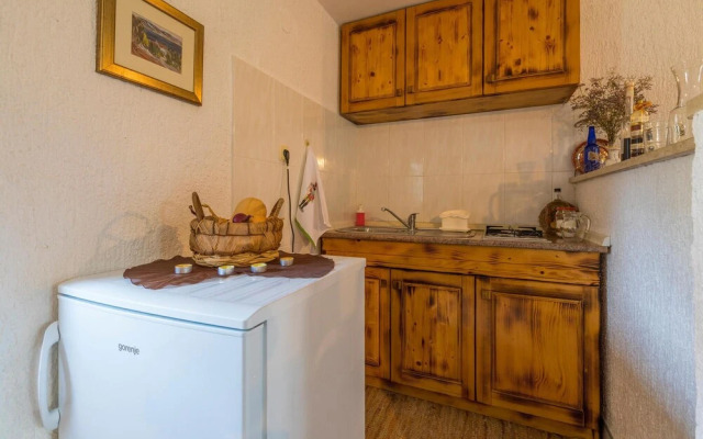 Awesome Home in Klenovica With 2 Bedrooms and Wifi