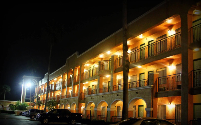 Ramada by Wyndham Kissimmee Downtown Hotel