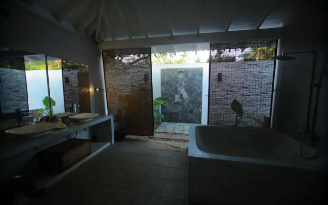 Olanda Private Beach Villa
