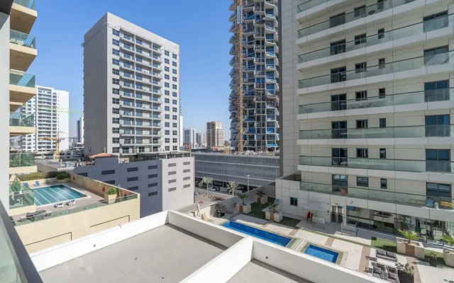 Outstanding Studio in Empire Residence JVC