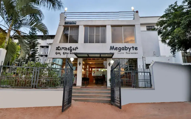 Shanthiniketan Homes by OYO Rooms