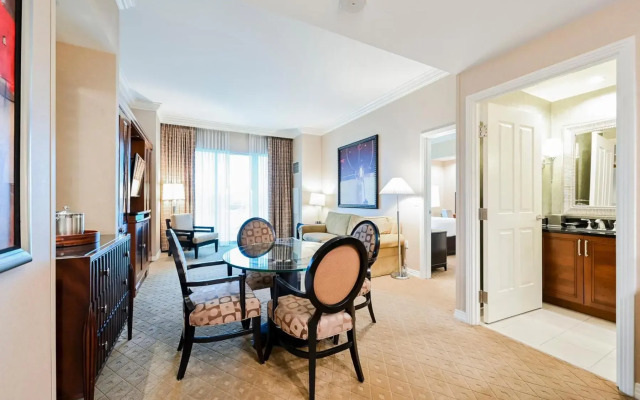 StripViewSuites at Signature