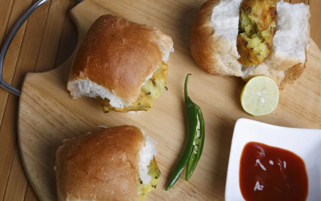 OYO Flagship 389 Maitri Park Chembur