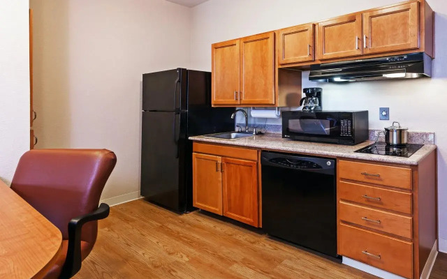 Candlewood Suites Pearland by IHG