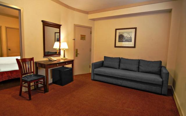 Night Hotel Broadway