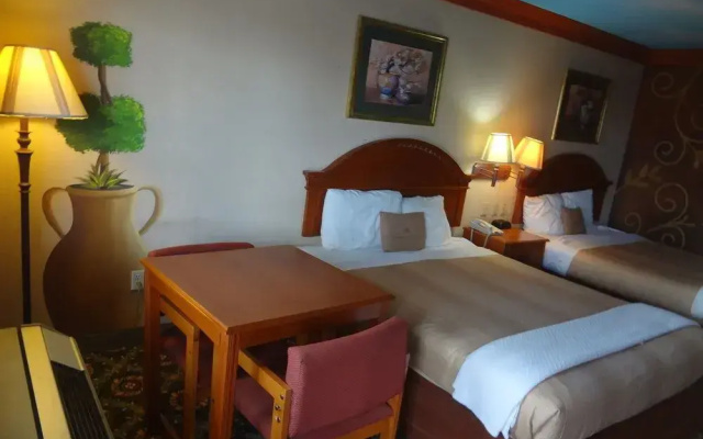 Nola Inn & Suites