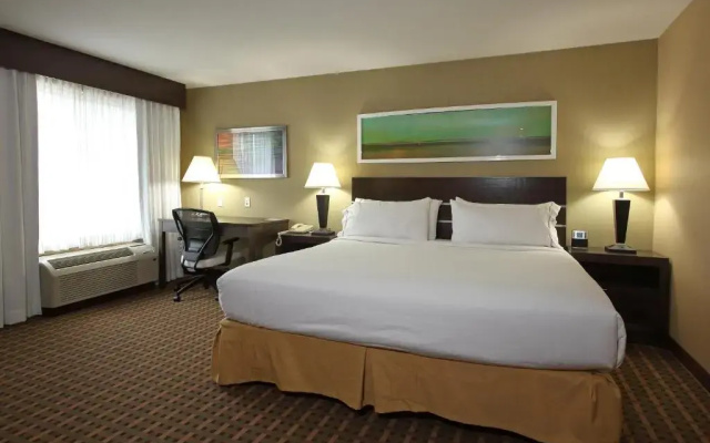 Holiday Inn Express & Suites - Vernon by IHG