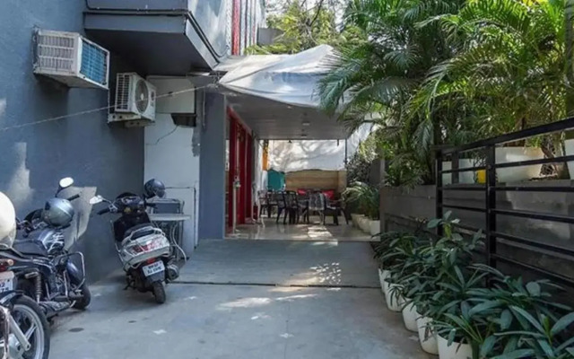 Fabexpress Highway Residency