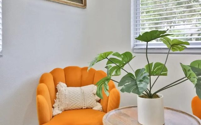 Walkable to Downtown - Casita 1