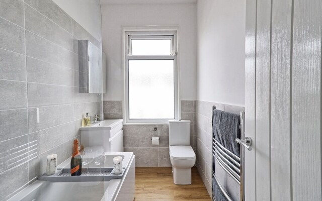 Lovely 2bed Apartment in Westcliff-on-sea!