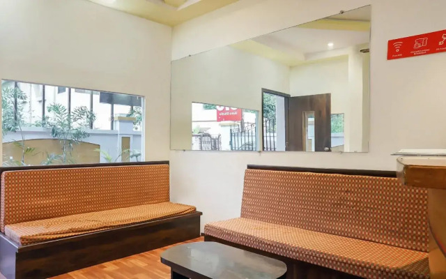 Aero Studio by OYO Rooms