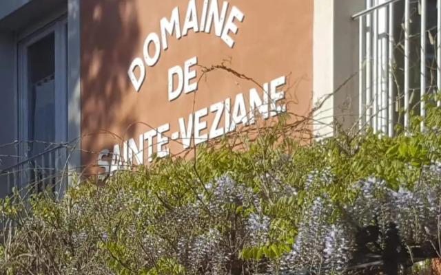 Mobile Home in Bessan With Terrace