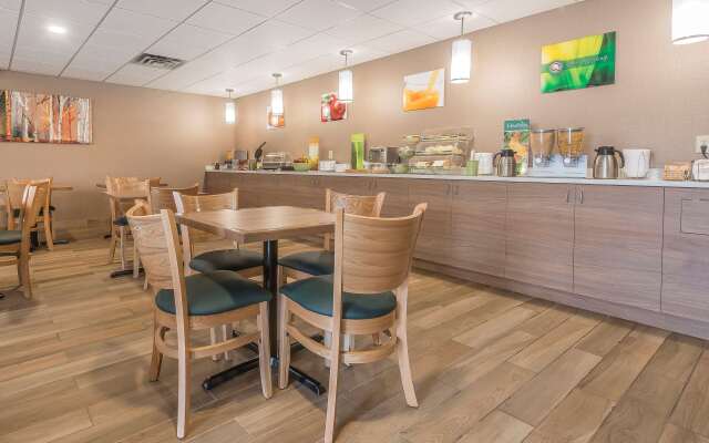 Quality Inn & Suites Downtown