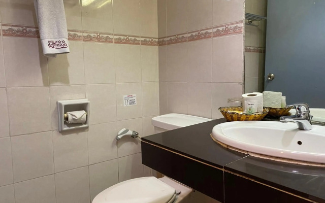 Hotel DeLeeton