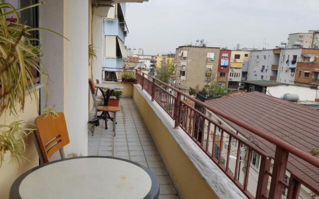 Central Apartments Shoshi